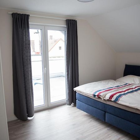 Moderne Neubau-Wohnung Mit Kamin Und 35Qm Dachterrasse Trossingen Exterior photo