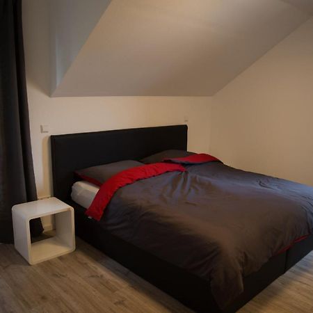 Moderne Neubau-Wohnung Mit Kamin Und 35Qm Dachterrasse Trossingen Exterior photo