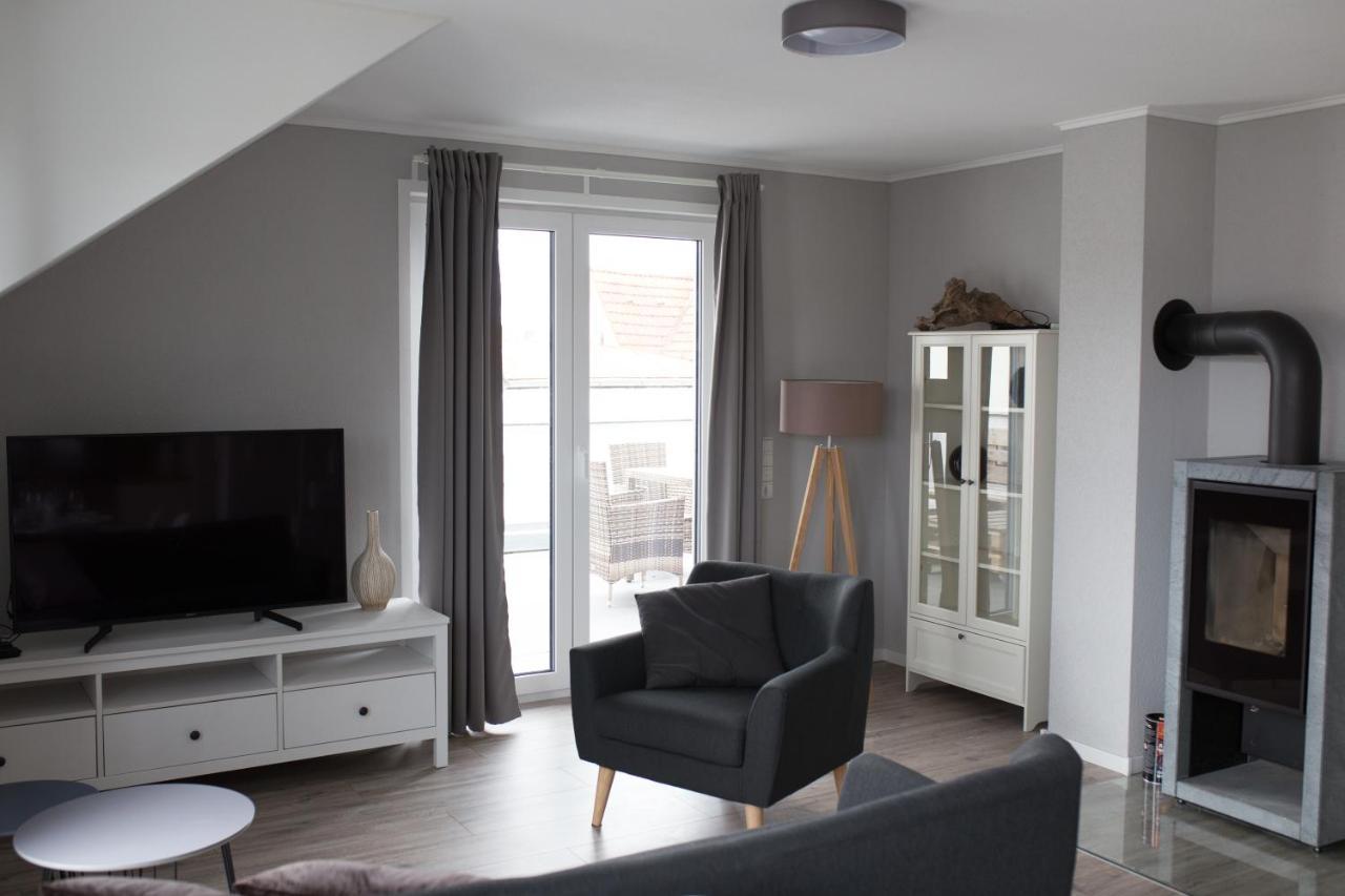 Moderne Neubau-Wohnung Mit Kamin Und 35Qm Dachterrasse Trossingen Exterior photo