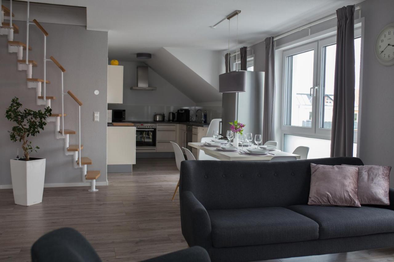Moderne Neubau-Wohnung Mit Kamin Und 35Qm Dachterrasse Trossingen Exterior photo