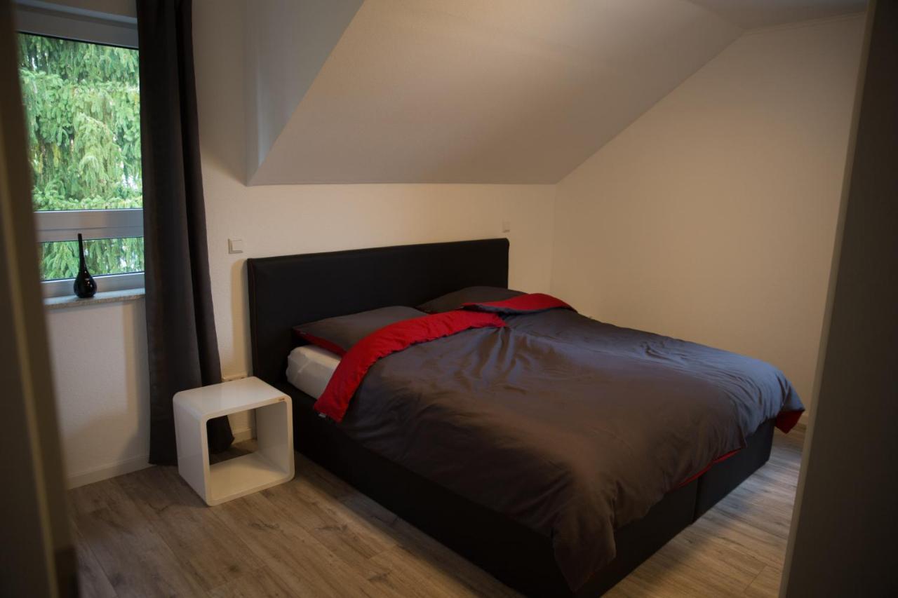 Moderne Neubau-Wohnung Mit Kamin Und 35Qm Dachterrasse Trossingen Exterior photo