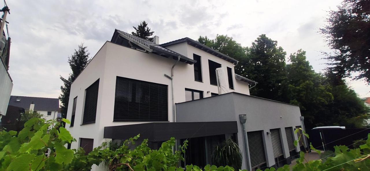Moderne Neubau-Wohnung Mit Kamin Und 35Qm Dachterrasse Trossingen Exterior photo